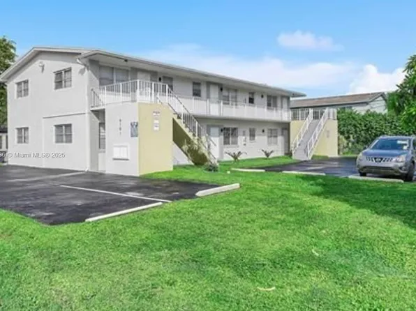 6101 Garfield St, Hollywood, FL 33024