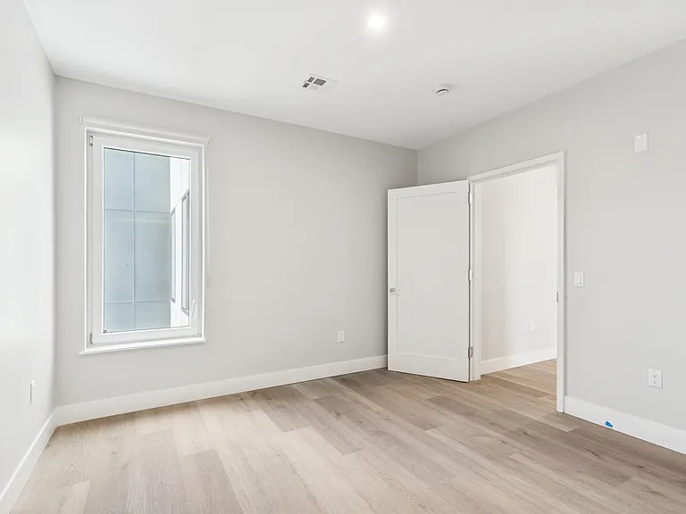 6810 Polk St — Photo 19