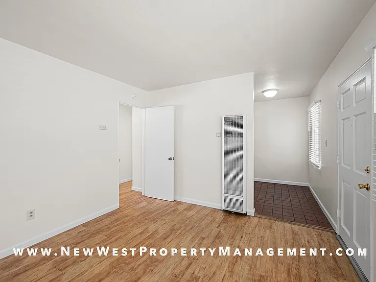 547 22nd St — Photo 10