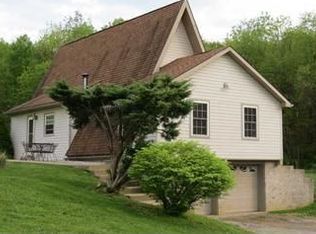 547 Leeper Rd, Georgetown, PA 15043