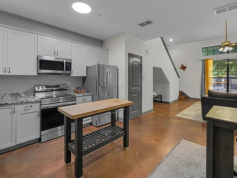 2410 S 2nd St #517 — Photo 3