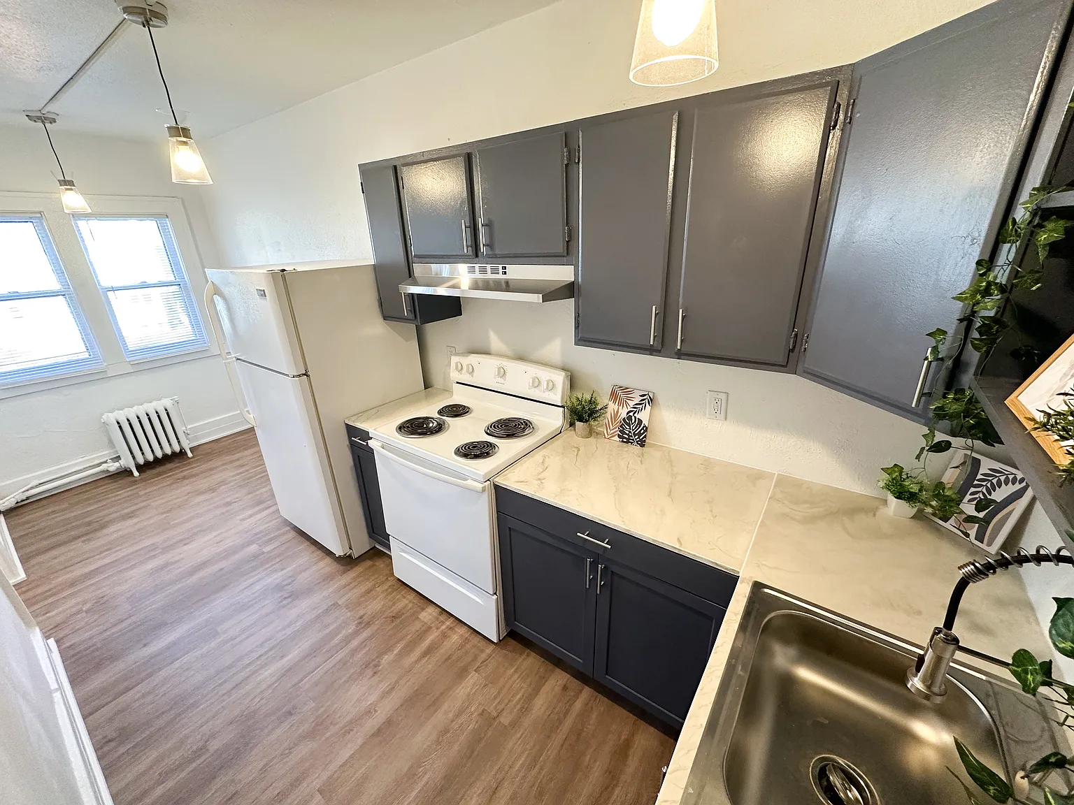 2 bed, 1040 sqft, $900 — Photo 4