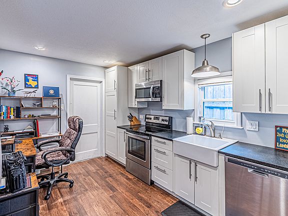 5th image of 5301 Belmont Ave #2512