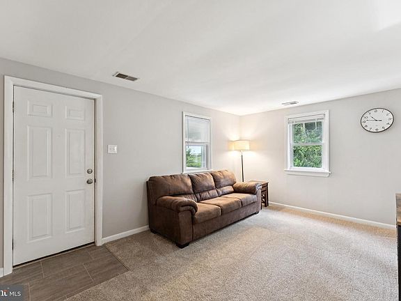 3rd image of 148 Cedar Hill Ln