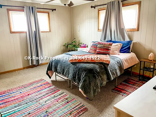 318 Johnson Ave Photo 1