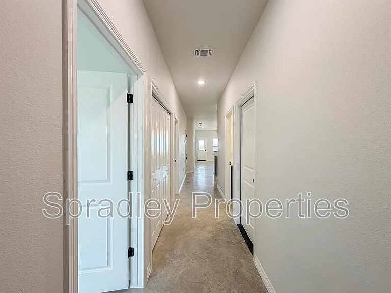 303A Juniper Dr — Photo 2