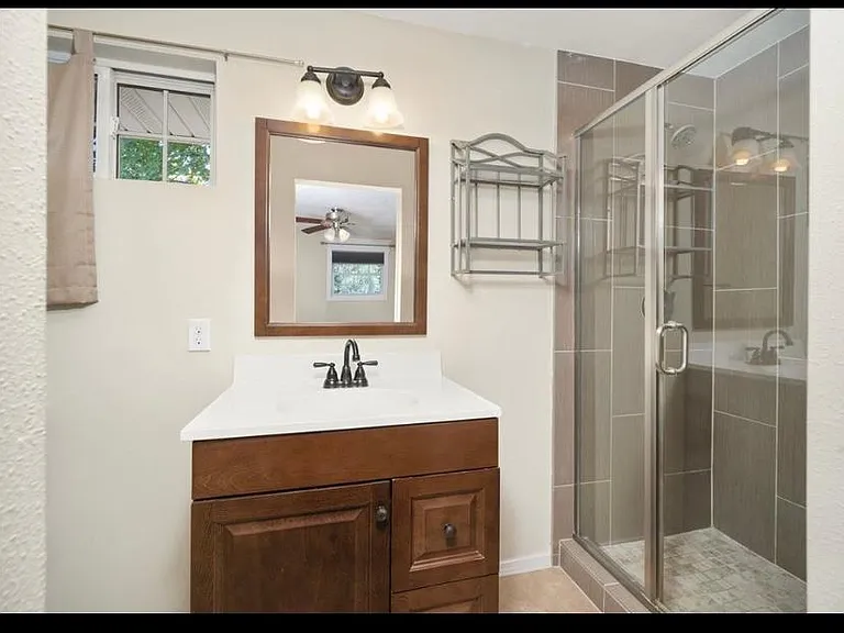 5820 N Moore St — Photo 17