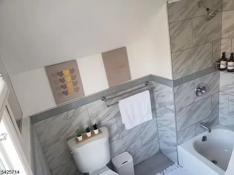 187 Milford Ave #3 — Photo 32