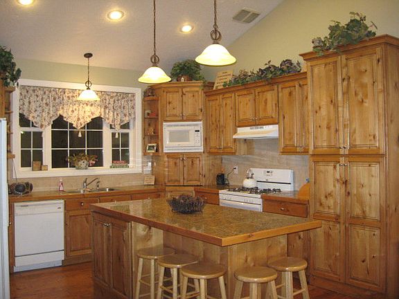 3rd image of 1171 Grassland Dr