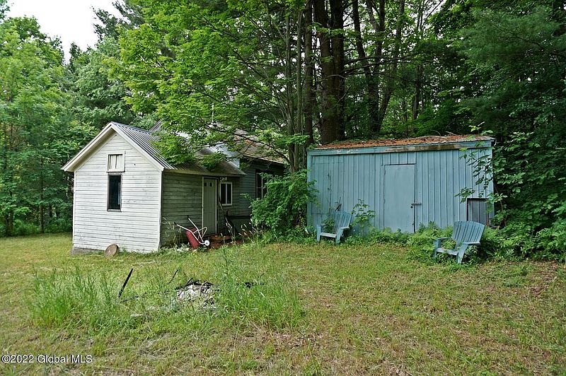 4th image of 185 Gillis Road