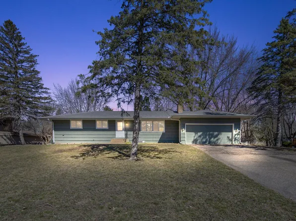 8320 Wesley Dr, Golden Valley, MN 55427