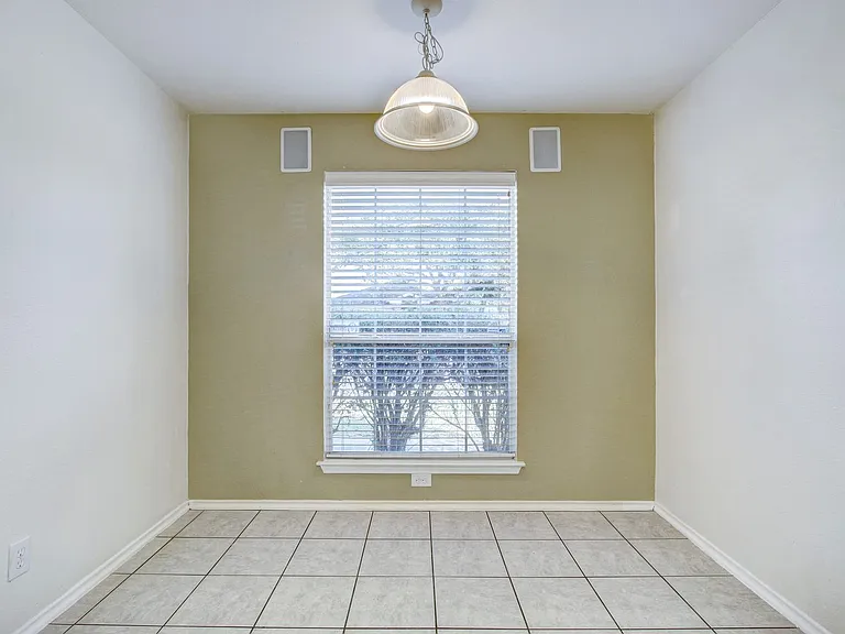 523 Granite Clf — Photo 10