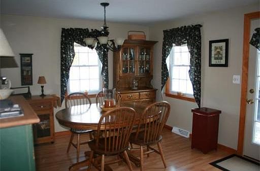 3rd image of 29 Laurel Dr