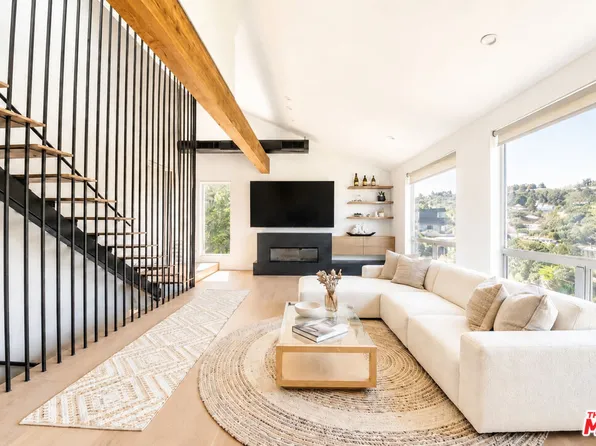 3761 Glenridge Dr, Sherman Oaks, CA 91423
