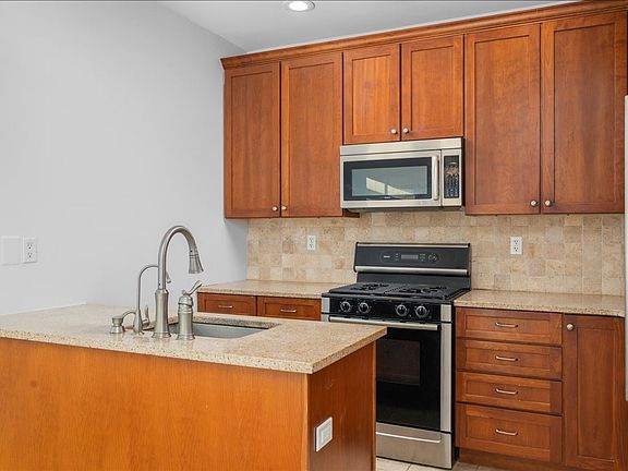 5th image of 61 River St