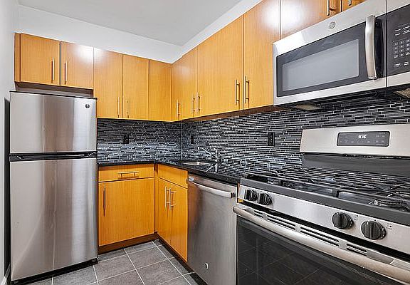 3rd image of 194 E 2nd St APT 3J