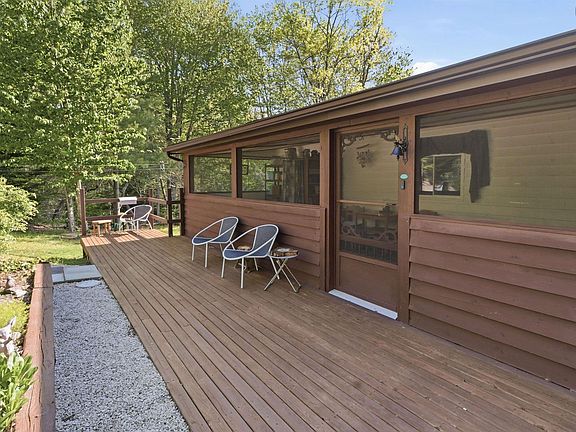 4th image of 471 Beech Ln