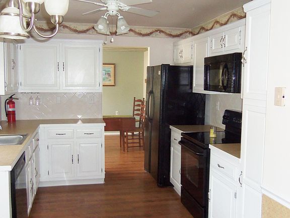 3rd image of 518 A Cheshire Court #A