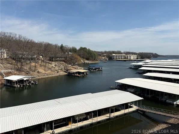 40 Lighthouse Rd #202, Lake Ozark, MO 65049