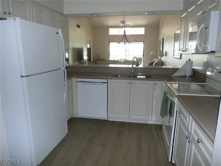 16301 Kelly Woods Dr #205 — Photo 5