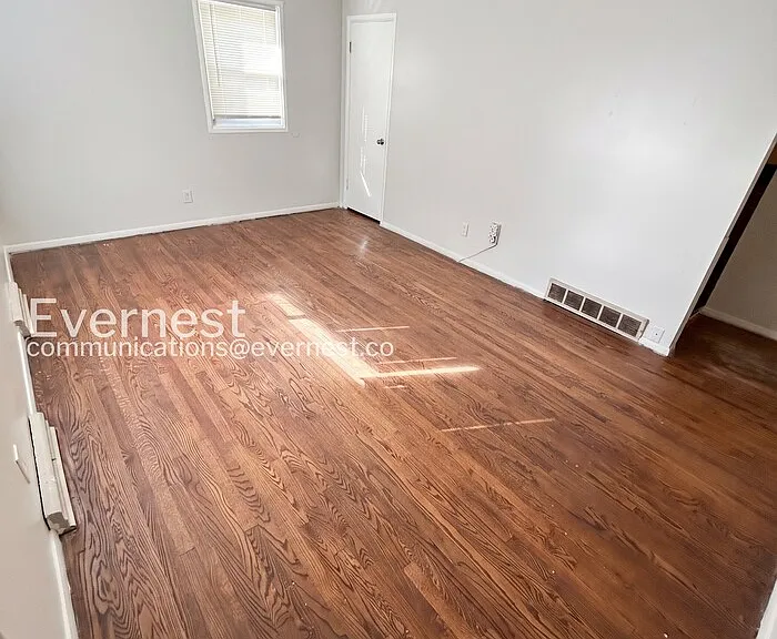 1359 Cove Ln — Photo 5