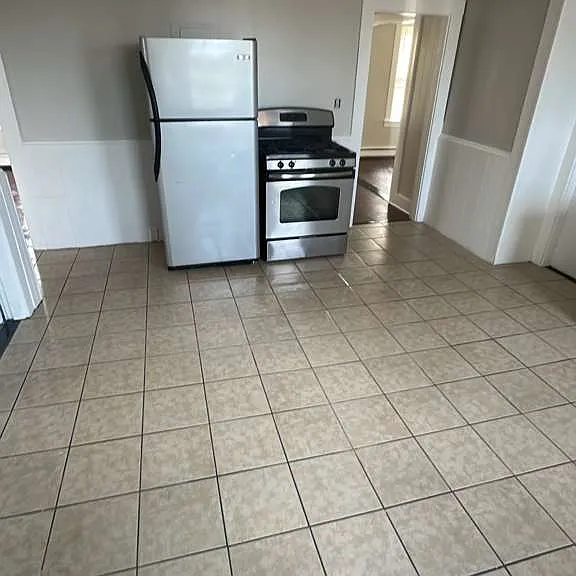672 Fairmount St #2 — Photo 2