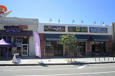 2nd image of 2122 W 7th St