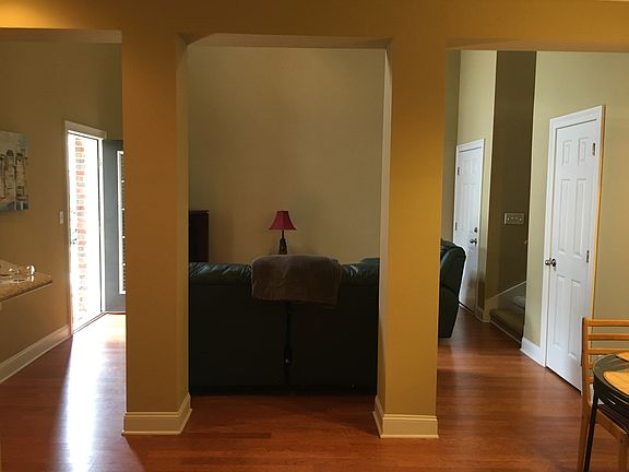 2nd image of 3218 Veterans Memorial Pkwy #411