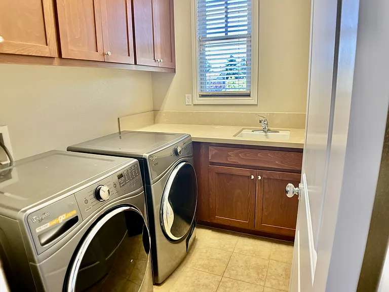 140 Levin Ave — Photo 29