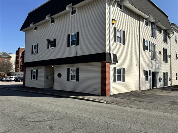 16 Richards Ave APT 106, North Attleboro, MA 02760