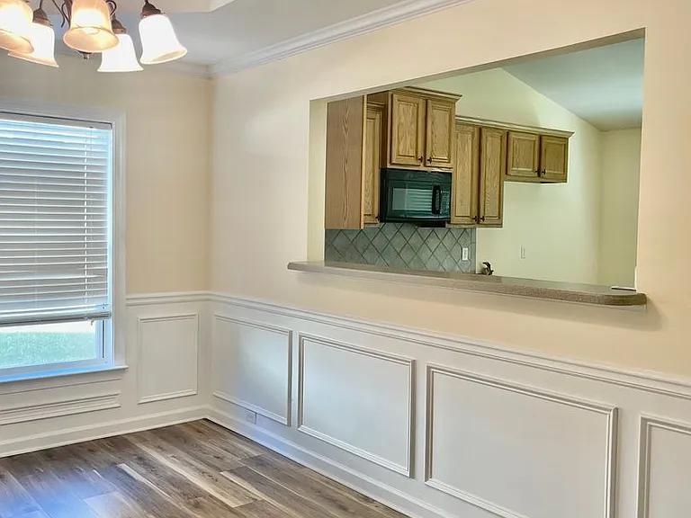 373 Southgate Dr — Photo 8