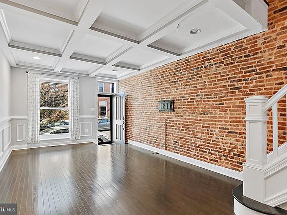 4th image of 212 S Robinson St