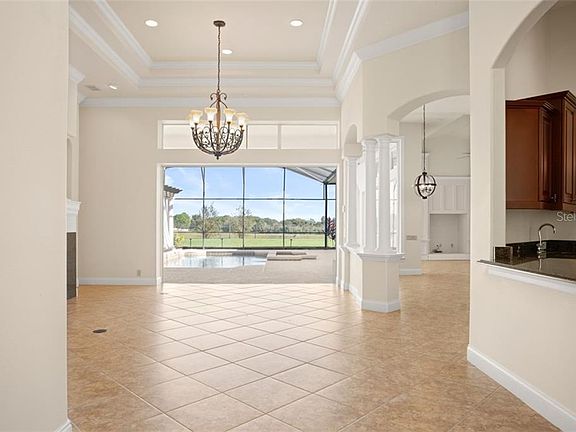 4th image of 5027 Tildens Grove Blvd