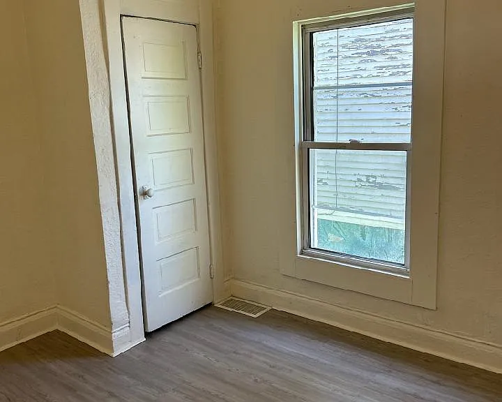 1213 Montrose Ave #1 — Photo 11