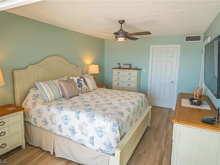 26000 Hickory Blvd #303 — Photo 12