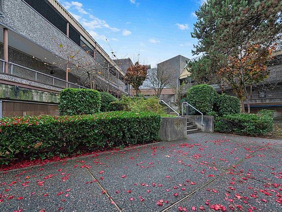 2nd image of 8460 Ackroyd Rd #327