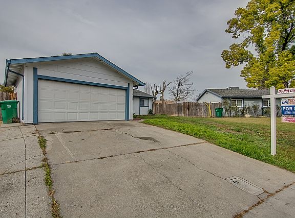 3rd image of 2105 Ringwood Ave