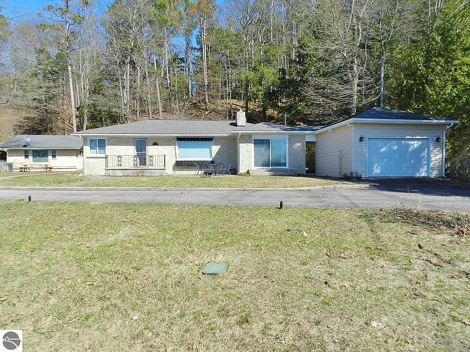 1st image of 7124 Peninsula Dr