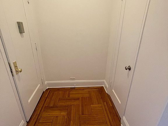 4th image of 175 W 79th St #7E