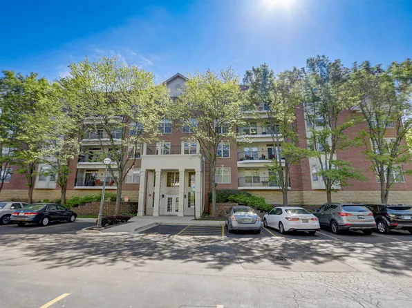 3115 Town Square Dr Unit 201, Rolling Meadows, IL 60008
