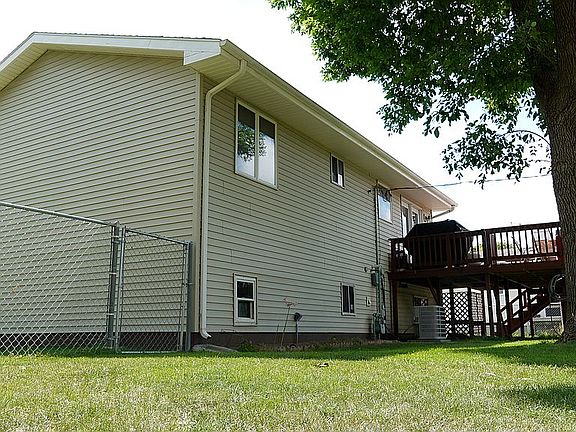3rd image of 2320 N Park Ave