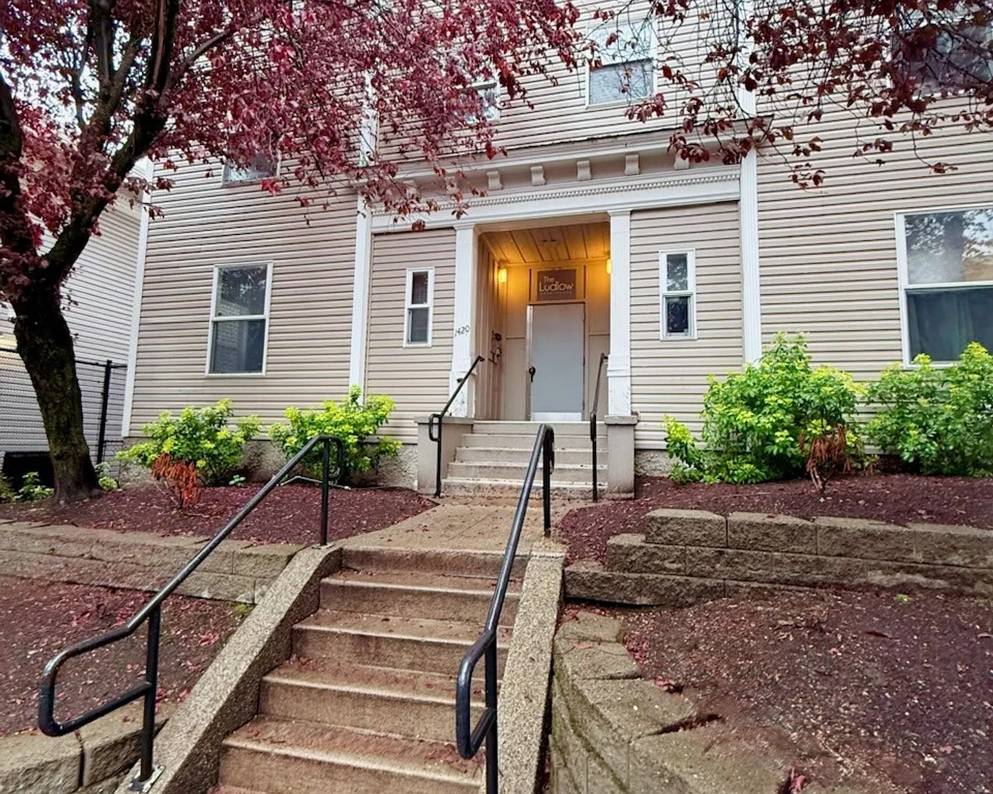 Ludlow B Apartments — Photo 2