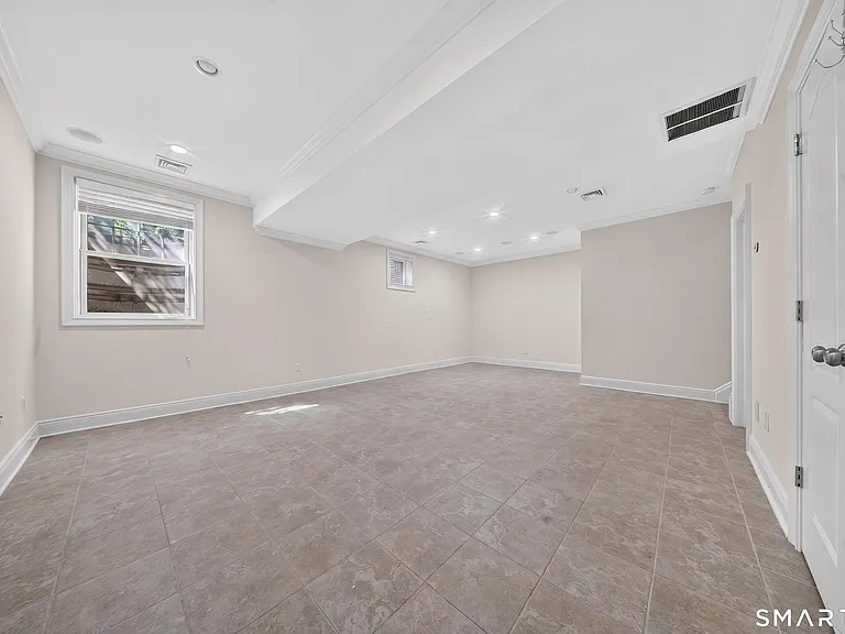 88 Maple Tree Ave #E — Photo 26