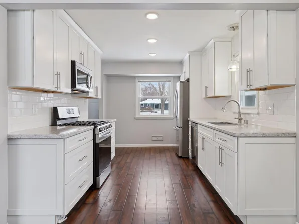 1600 W 86th St, Bloomington, MN 55431