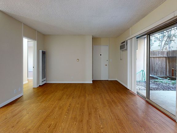 2nd image of 151 N Hudson Ave APT 06