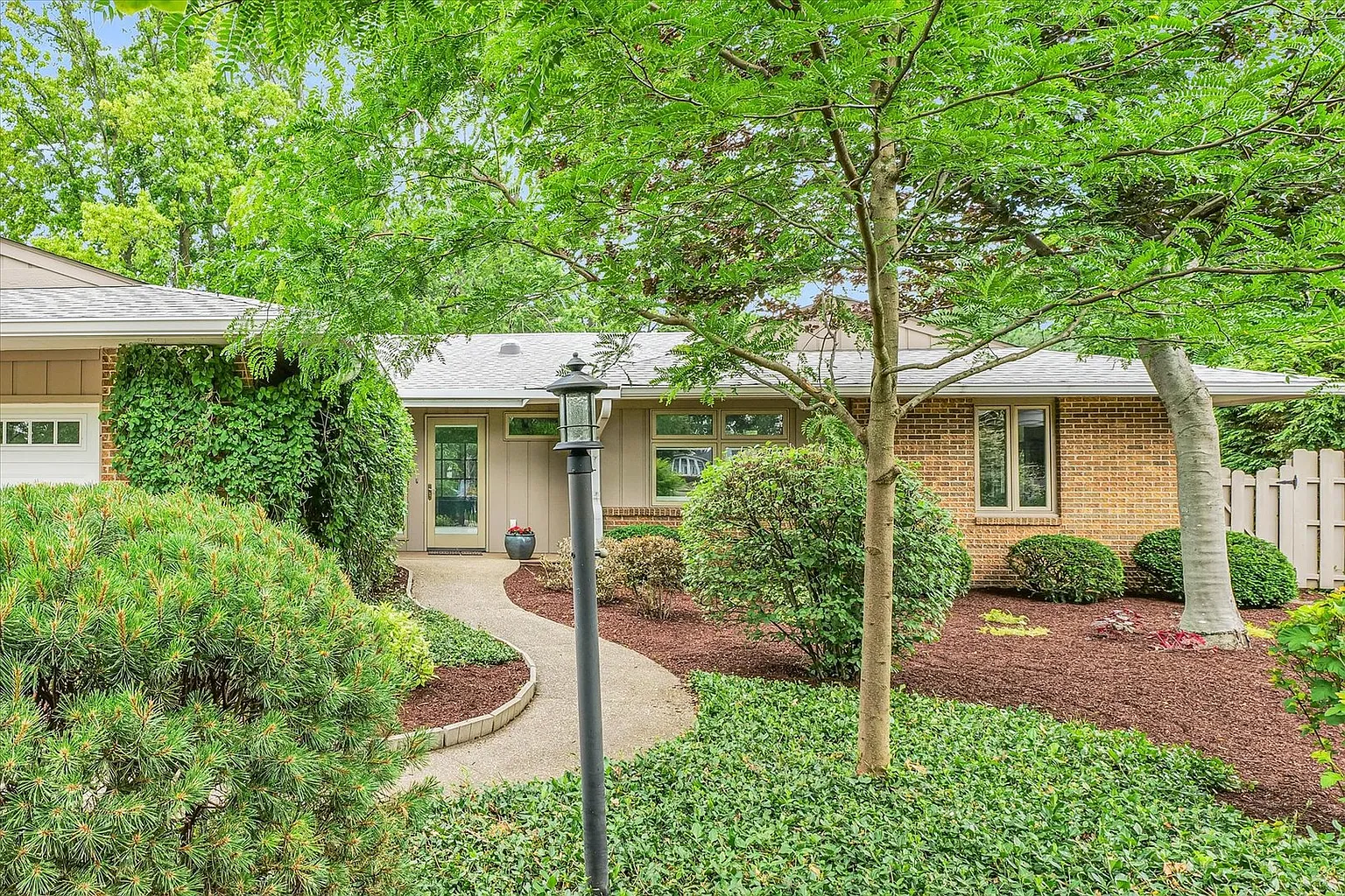 4 Clover Leaf Ct photo 1