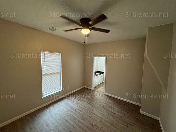 3rd image of 1324 S Emporia Ave