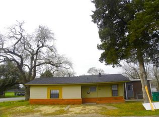 501 Pierce St, El Campo, TX 77437