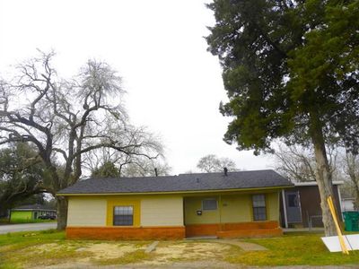501 Pierce St, El Campo, TX, 77437