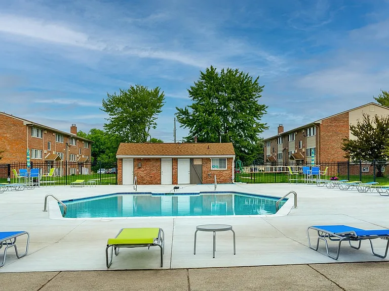 Cove on 10 - Warren, MI — Photo 14